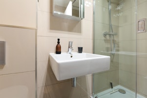 Dockside Delight image 3