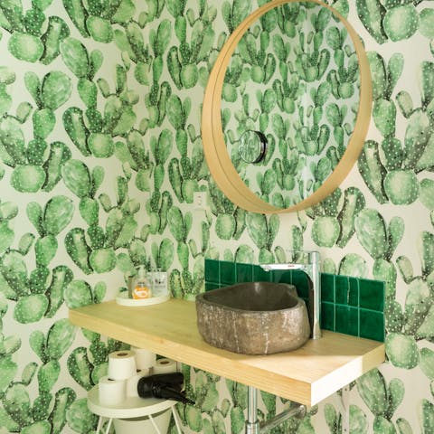 The printed bathroom wallpaper