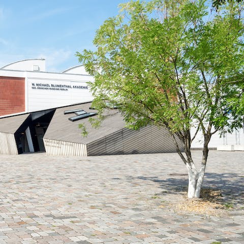 The proximity to the Jewish Museum