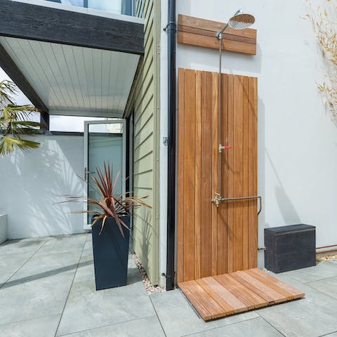 Take a refreshing outdoor shower after your beach session