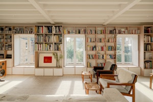 Artistic Mews image 1