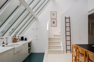 Artistic Mews image 7