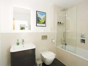The Somerset Escape image 12
