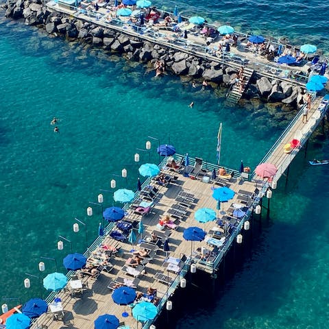 Enjoy lunch in Sorrento Harbour, around twenty minutes on foot