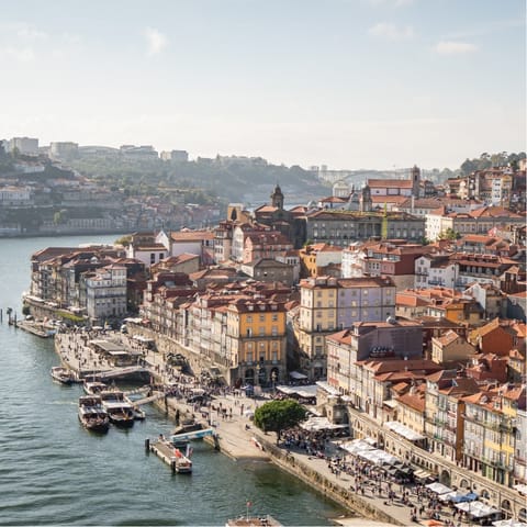 Explore the city from your home in central Porto – it's just a ten-minute walk to the riverside