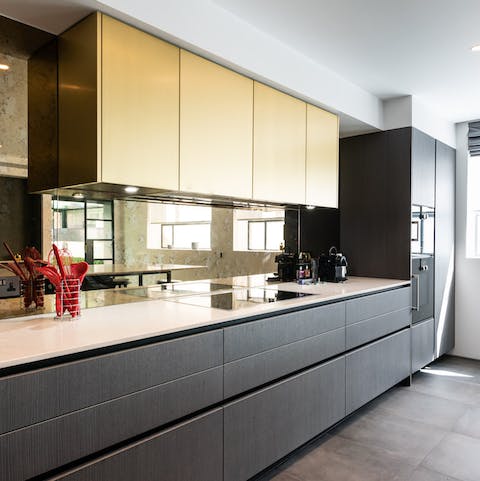 gorgeously sleek kitchen
