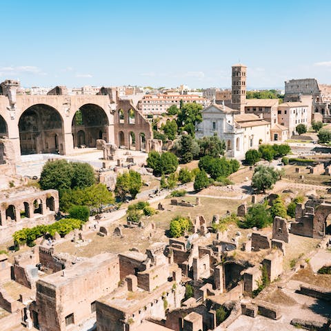 Explore Rome on foot from this central spot – the Roman Forum is a twenty-two minute walk away