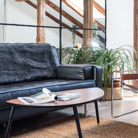 The minimalist coffee table 