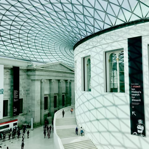 Stroll to the iconic British Museum in only twenty minutes