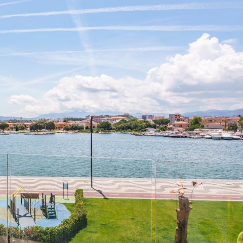 Make morning jogs along Olbia's seafront the new routine –⁠ just moments away