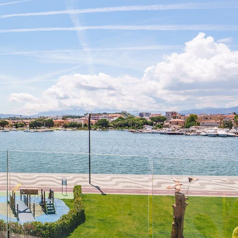 Make morning jogs along Olbia's seafront the new routine –⁠ just moments away