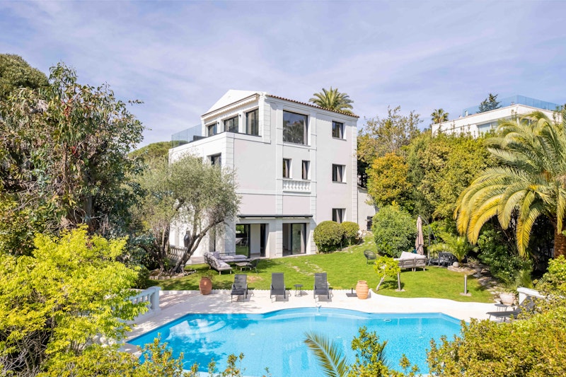 The Rosewood main image