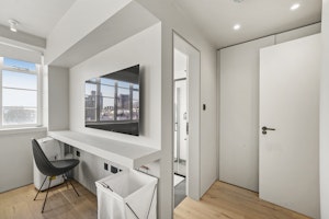 A Kensington Point of View image 12