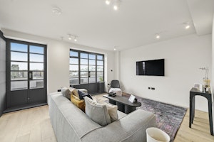 A Kensington Point of View image 4