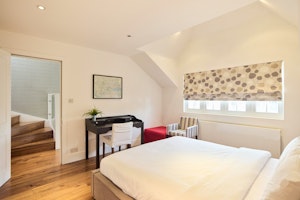The Willow Court image 14