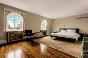 The Kensington Perspective image 11