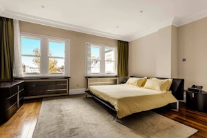 The Kensington Perspective image 8