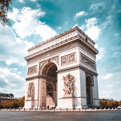 Walk sixteen minutes to see the majestic Arc de Triomphe