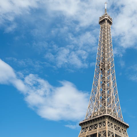 Striking Eiffel Tower views