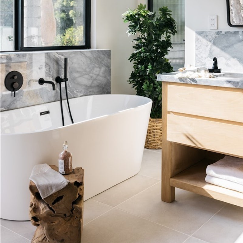 Unwind in the huge free standing bathtub, after a day of shopping in Beverly Hills – a nine-minute drive away
