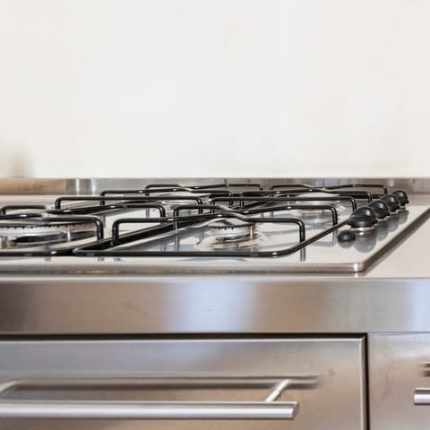The stainless steel kitchen countertop