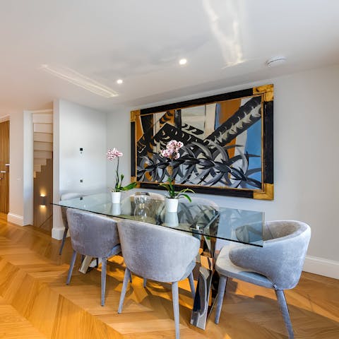 Relax with a delicious home-cooked meal in this stylish mews house