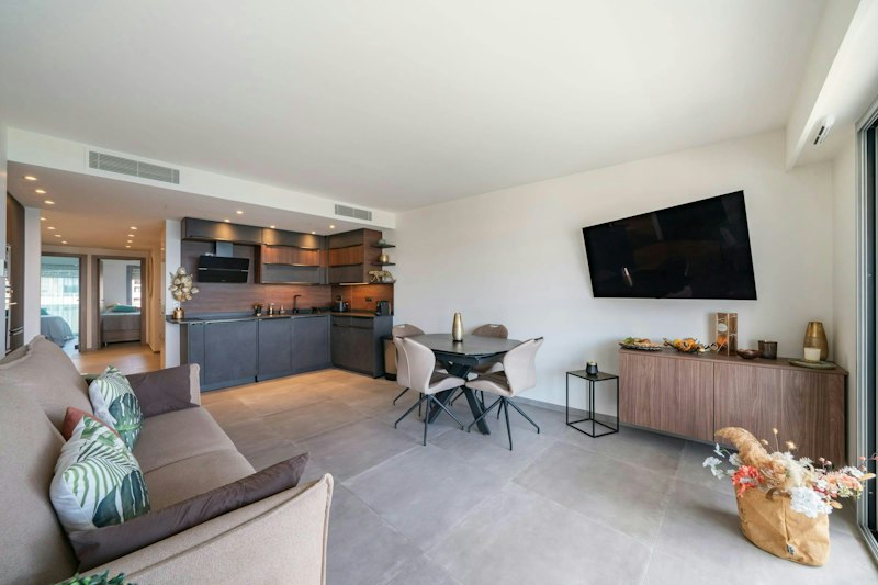 Cannes Outlook additional image