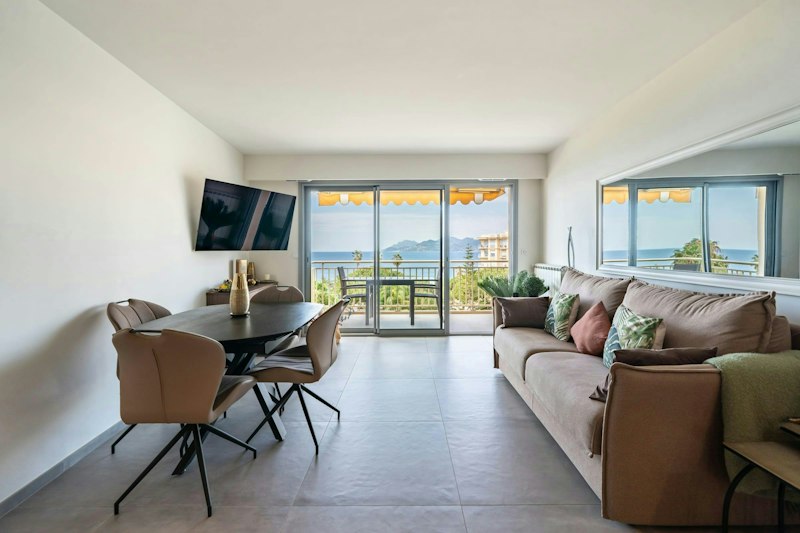 Cannes Outlook additional image