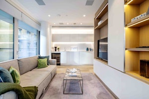Green Room image 7