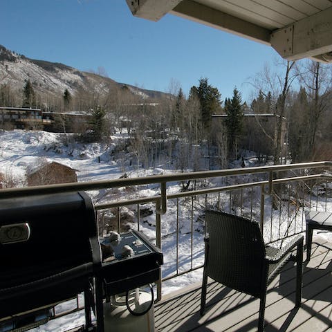 Enjoy your balcony barbecue with the snowy peaks as your neighbours