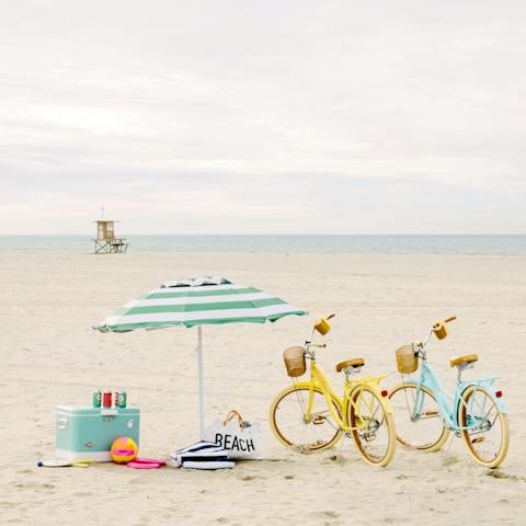 Stay just a ten-minute drive from the beach at Crystal Pier