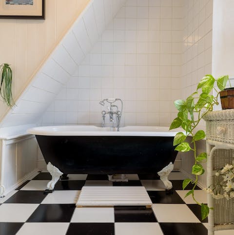 Soak the stress away in the freestanding tub