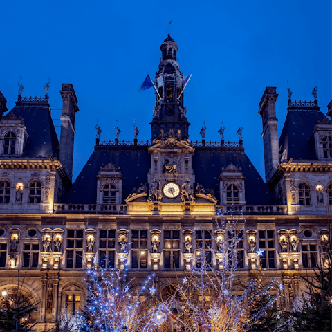 Make sure to take in Hôtel de Ville at night – it’s just around the corner