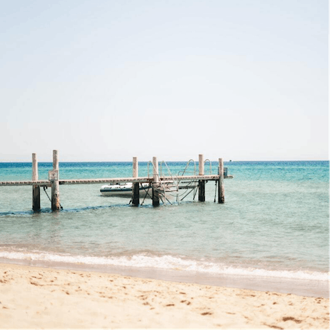 Pop down to the beach in just a few moments
