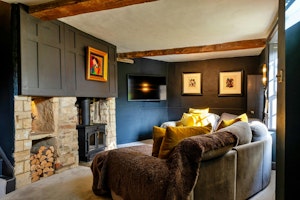 Wisteria Hollow image 13
