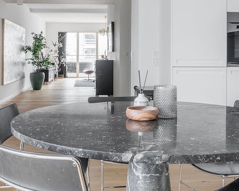 An eye-catching marble table