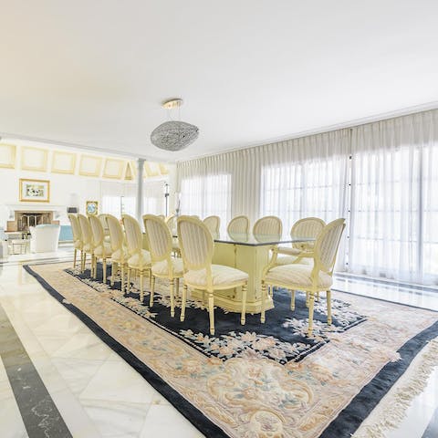 Lay the table for a glamourous dinner party