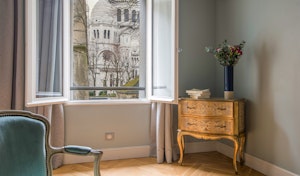 Montmartre's Villa image 1