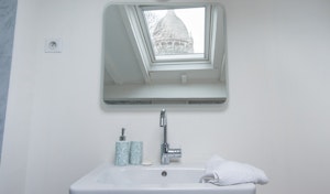 Montmartre's Villa image 7