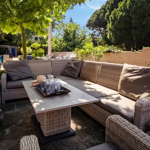 Relax in the alfresco seating area and share a bottle of Bordeaux