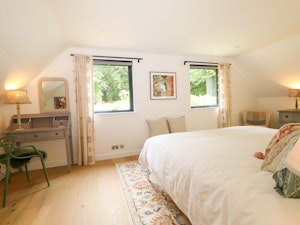 A Cosy Cottage image 10