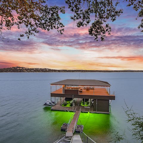 Create special memories with family and friends on the amazing floating party dock