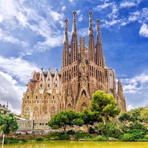 Make the ten-minute walk to Sagrada Familia
