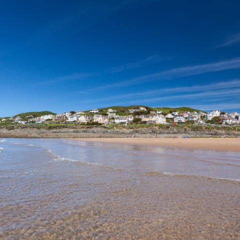 Explore the vibrant seaside town Woolacombe and its wonderful beaches, pubs, and boutiques – you're just a six-minute walk from the centre