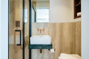 London Serenade image 11