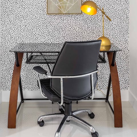 Keep on top of emails from the desk with ergonomic chair