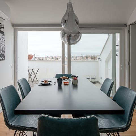 Come together for a lively breakfast in the bright living space