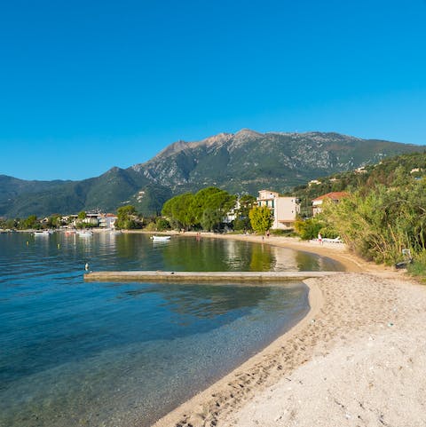 Stay on the Perigiali beachfront, set against a breathtaking backdrop of mountains