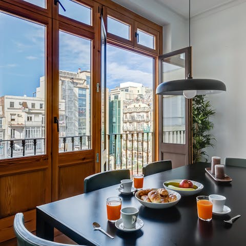 Eat breakfast with a striking view of Casa Batlló (two minutes from home)