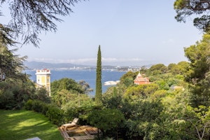 The Ocean's View image 13
